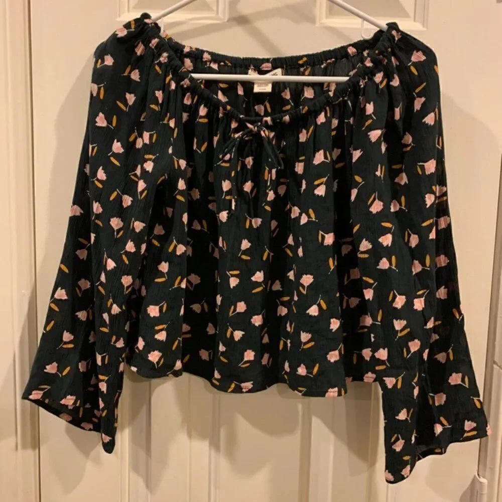 Billabong Floral Crop Top with Flare Arm